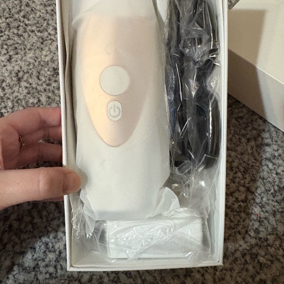 Laser Hair Removal Device - Picture 1 of 3